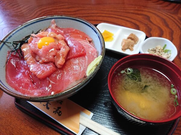 マグロ丼